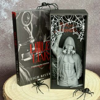 haunting adeline zade könyvtámasz